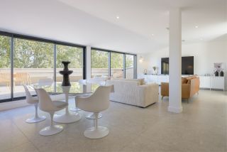 duplex 3 Rooms for sale on ARLES (13200)