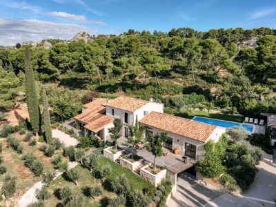Sale House Maussane-les-Alpilles 12&nbsp;Rooms 365&nbsp;m²