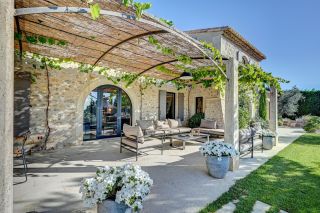 mas 6 Pièces en location saisonnière sur MAUSSANE LES ALPILLES (13520)