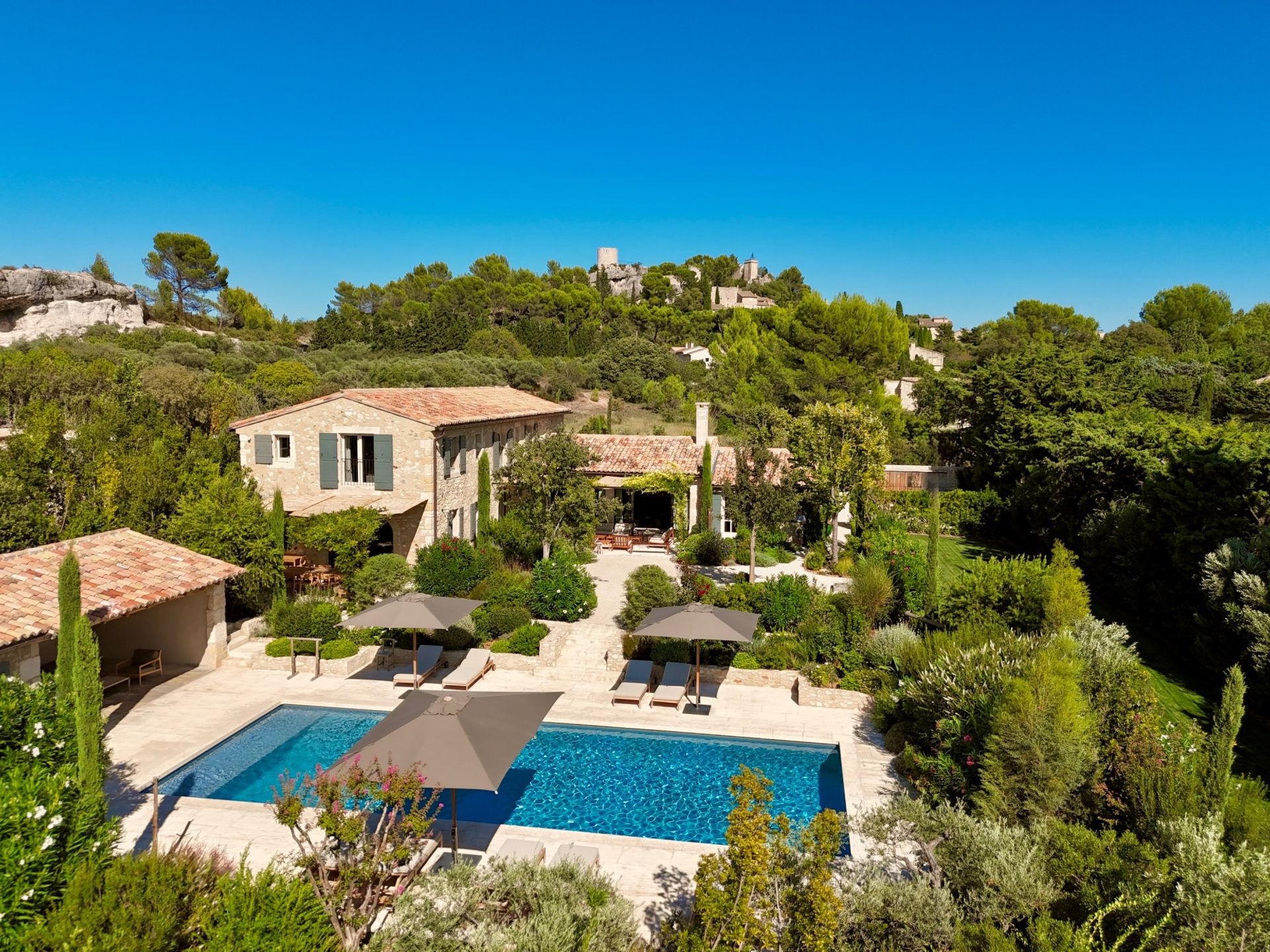 house 10 Rooms for seasonal rent on EYGALIERES (13810)