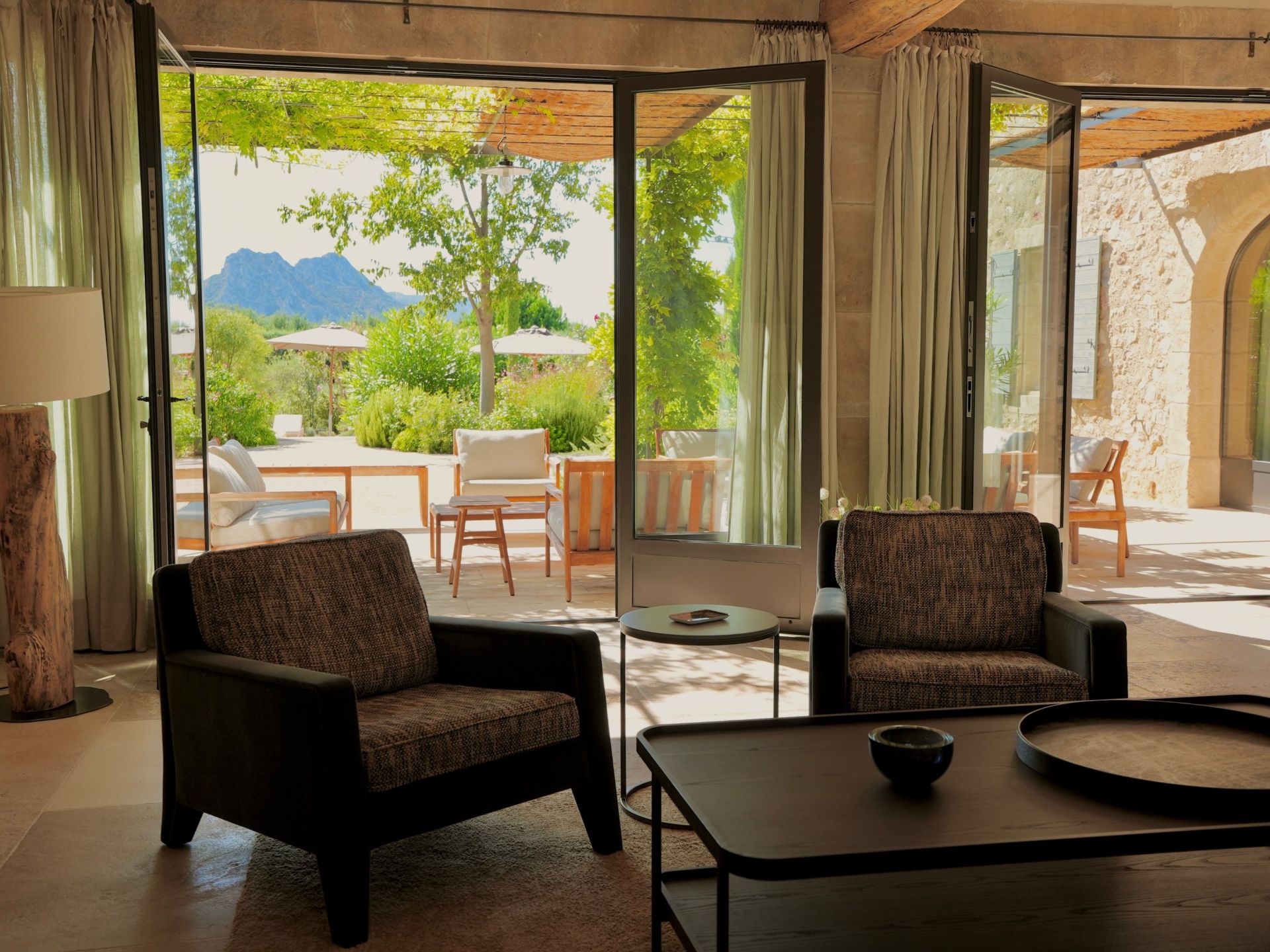 house 10 Rooms for seasonal rent on EYGALIERES (13810)