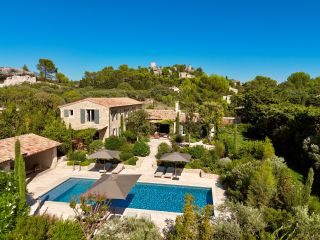 house 10 Rooms for seasonal rent on EYGALIERES (13810)