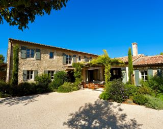 house 10 Rooms for seasonal rent on EYGALIERES (13810)