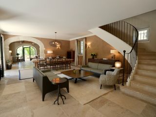 house 10 Rooms for seasonal rent on EYGALIERES (13810)