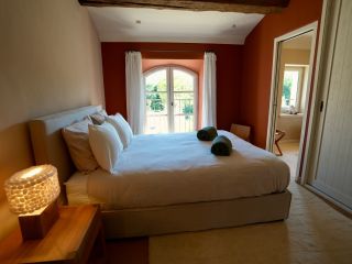house 10 Rooms for seasonal rent on EYGALIERES (13810)