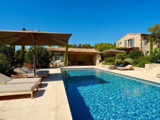house 10 Rooms for seasonal rent on EYGALIERES (13810)