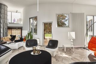 architect's house 8 Rooms for seasonal rent on ARLES (13200)