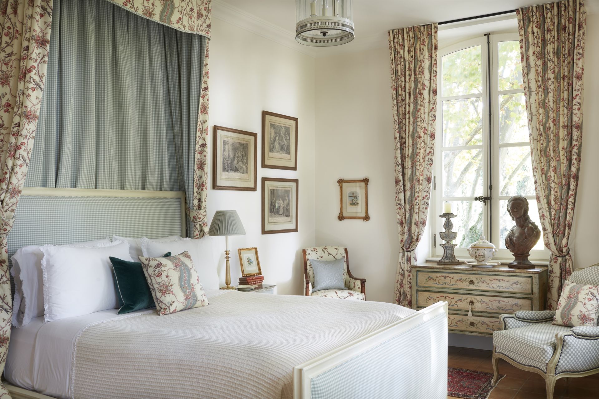 mas 18 Rooms for seasonal rent on AVIGNON (84000)
