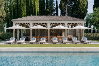 mas 18 Rooms for seasonal rent on AVIGNON (84000)