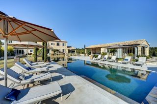 maison 8 Pièces en location saisonnière sur ST REMY DE PROVENCE (13210)